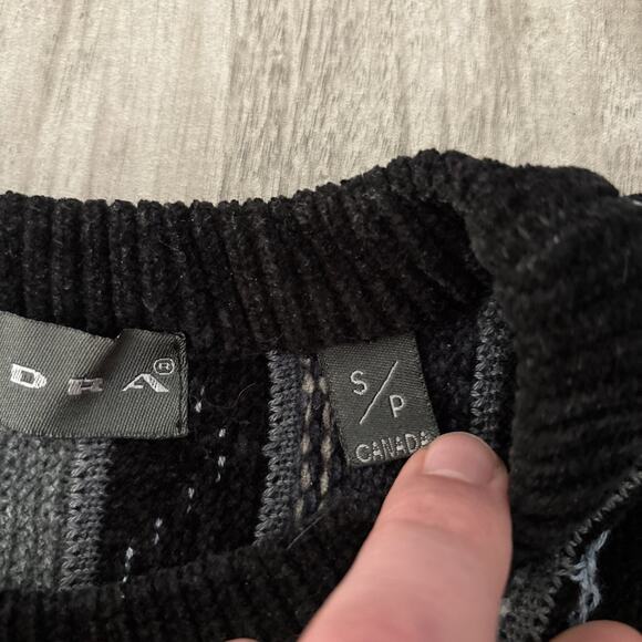 VTG Tundra Canada Mens 3D Knit Textured Sweater Size S Black Gray Retro Flaw* - Picture 3 of 14